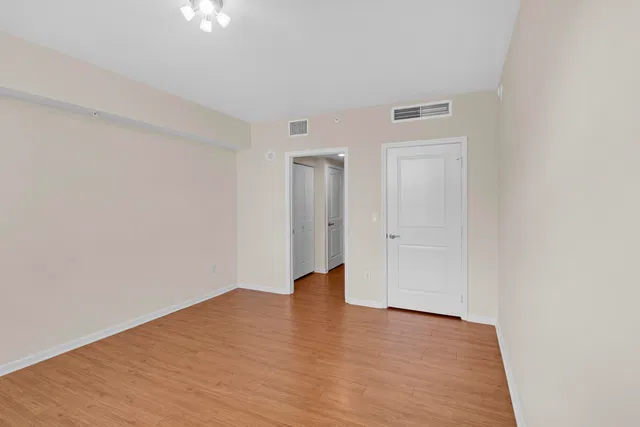 The Metropolitan Unit 309 photo 53