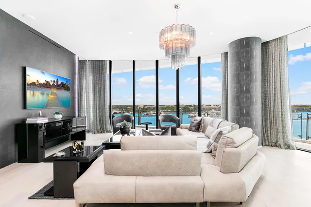 Bristol Palm Beach Unit 804 photo 7