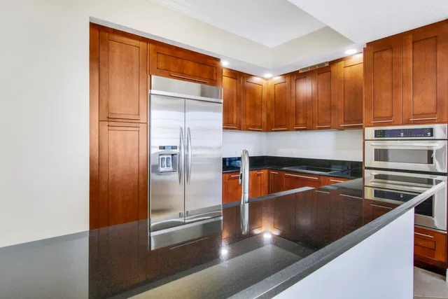 Two City Plaza Unit 1813 photo 3