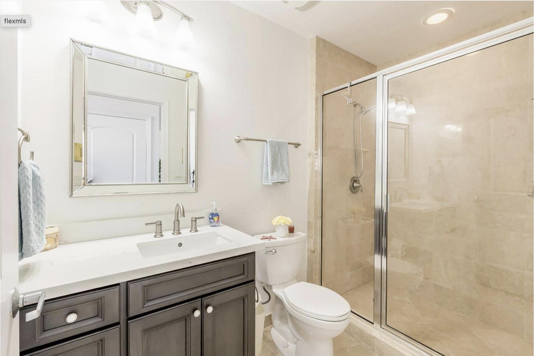 Two City Plaza Unit 1424 photo 18