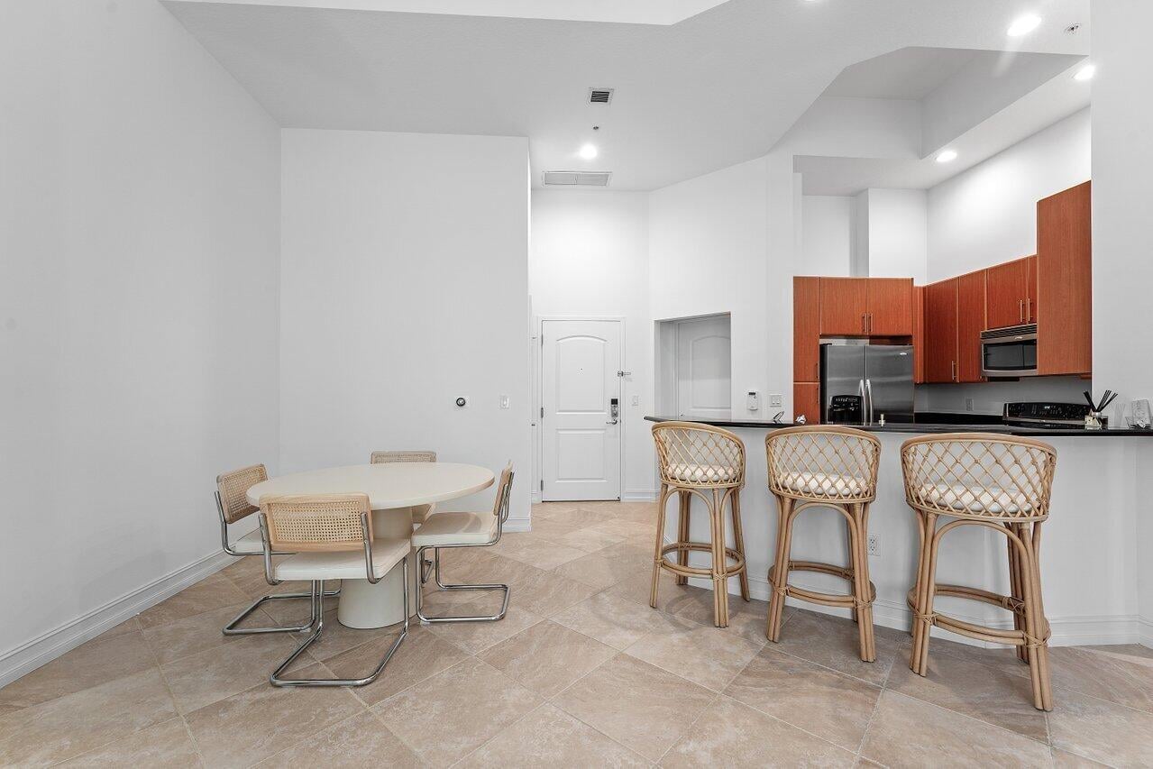 Two City Plaza Unit 310 photo 6