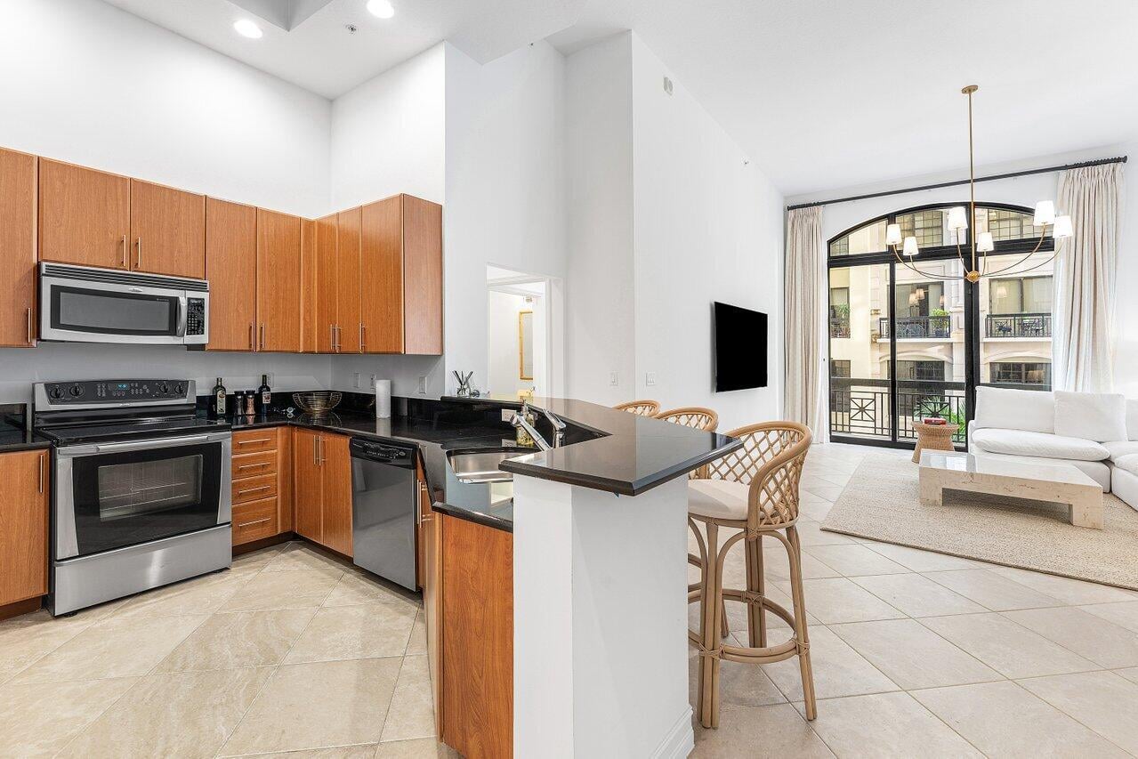 Two City Plaza Unit 310 photo 8