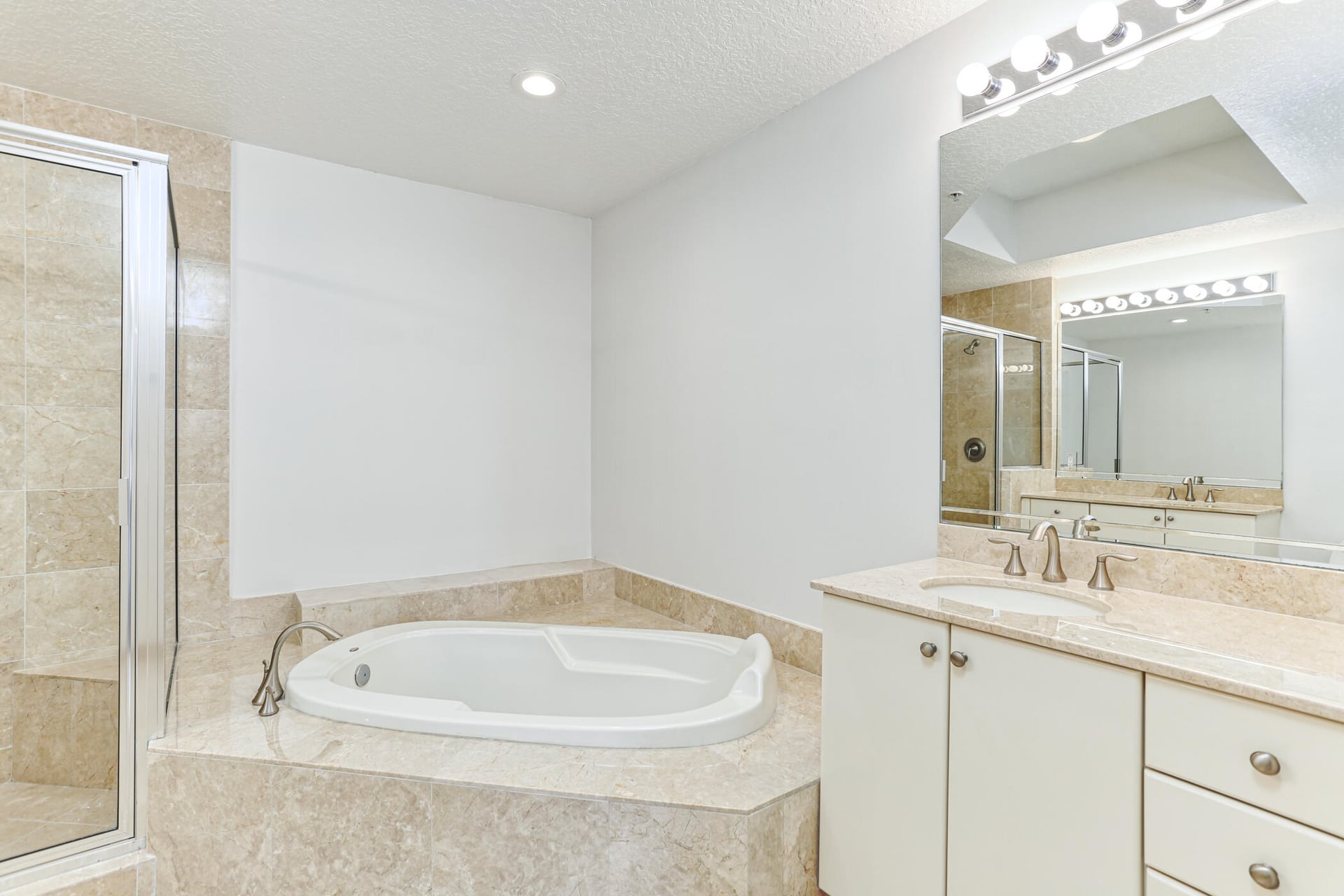 Two City Plaza Unit 603 photo 12