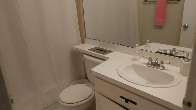 Unit 206 photo 8