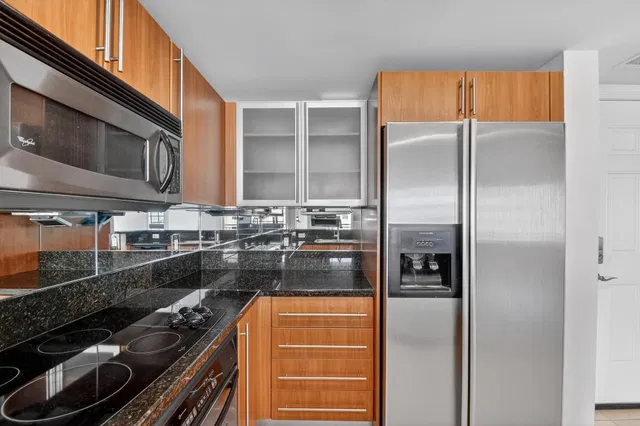 610 Clematis Unit 631 photo 9