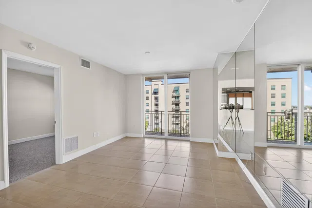 610 Clematis Unit 631 photo 12