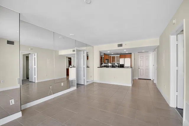 610 Clematis Unit 631 photo 14