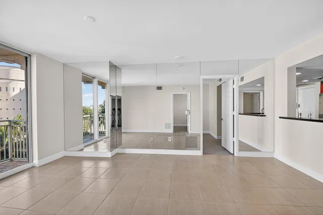 610 Clematis Unit 631 photo 15