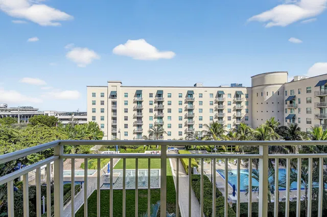 610 Clematis Unit 631 photo 16