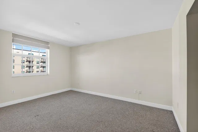 610 Clematis Unit 631 photo 21