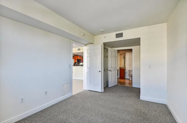610 Clematis Unit 631 photo 29