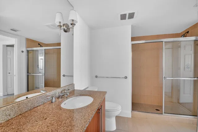 610 Clematis Unit 631 photo 32
