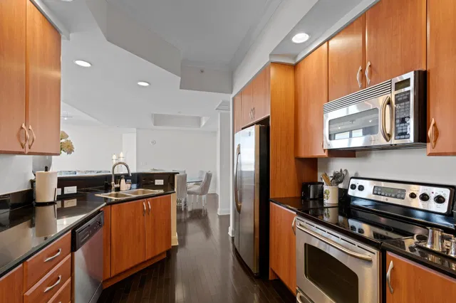 One City Plaza Unit 1402 photo 7