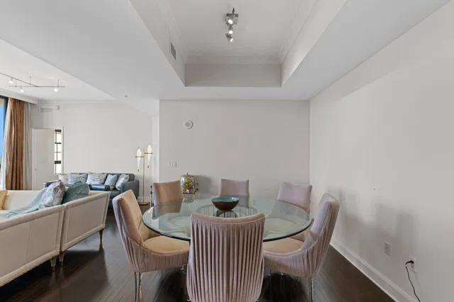 One City Plaza Unit 1402 photo 8