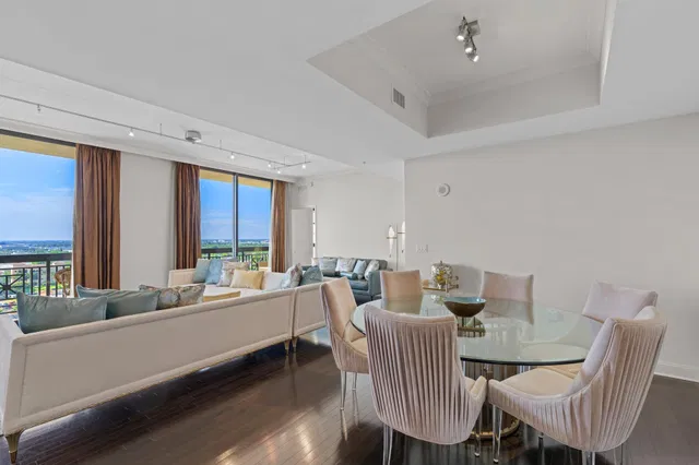 One City Plaza Unit 1402 photo 9
