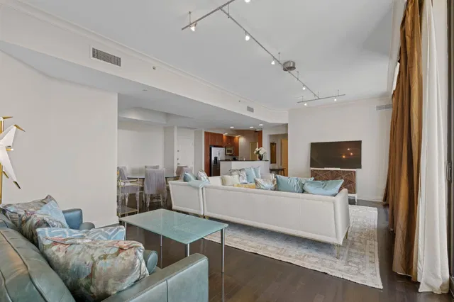 One City Plaza Unit 1402 photo 12