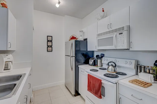 Courtyards in Cityplace Unit 112 photo 19