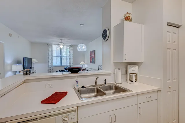 Courtyards in Cityplace Unit 112 photo 20