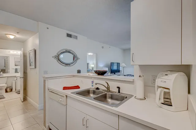 Courtyards in Cityplace Unit 112 photo 21