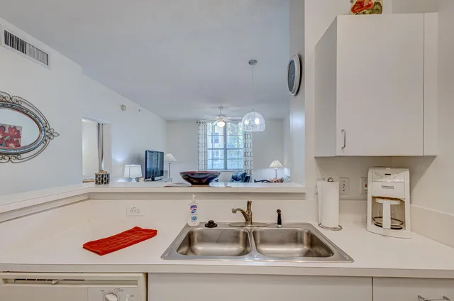 Courtyards in Cityplace Unit 112 photo 22