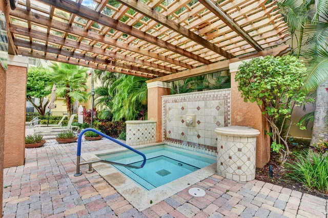 Courtyards in Cityplace Unit 112 photo 33