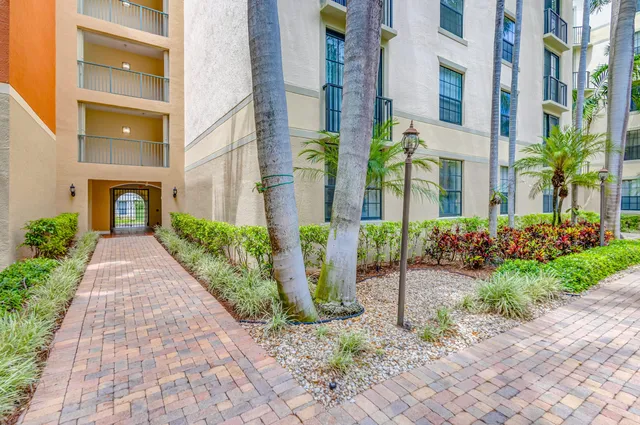 Courtyards in Cityplace Unit 112 photo 36