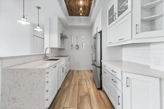 The Whitney Unit 807 photo 2