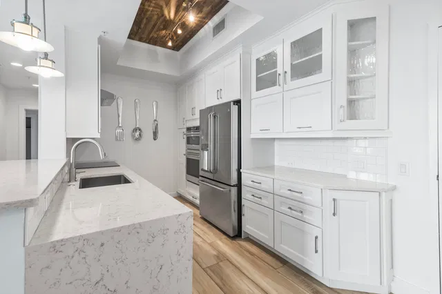 The Whitney Unit 807 photo 4