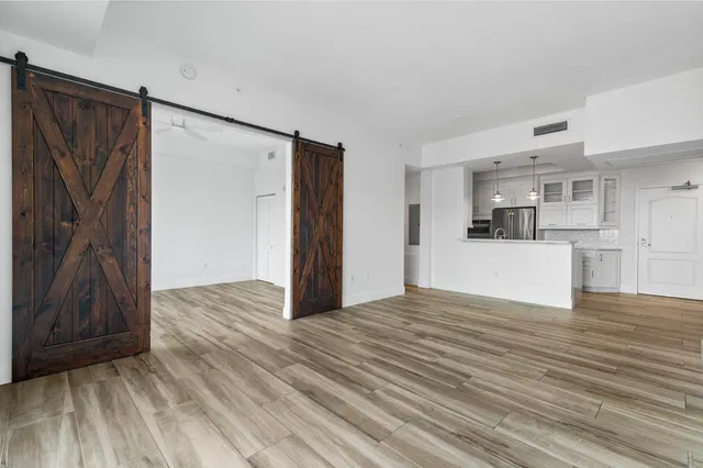 The Whitney Unit 807 photo 12