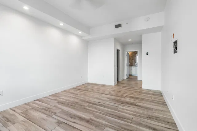 The Whitney Unit 807 photo 18
