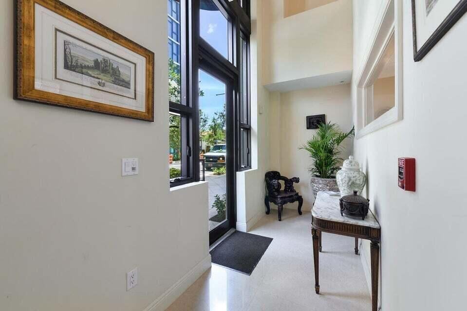 Two City Plaza Unit 117 photo 2