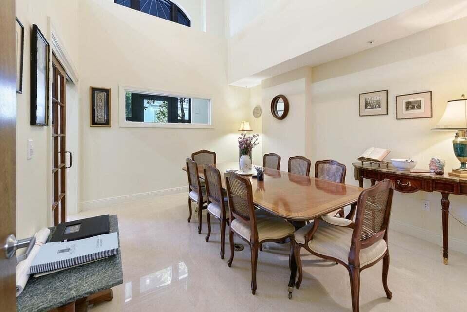 Two City Plaza Unit 117 photo 8