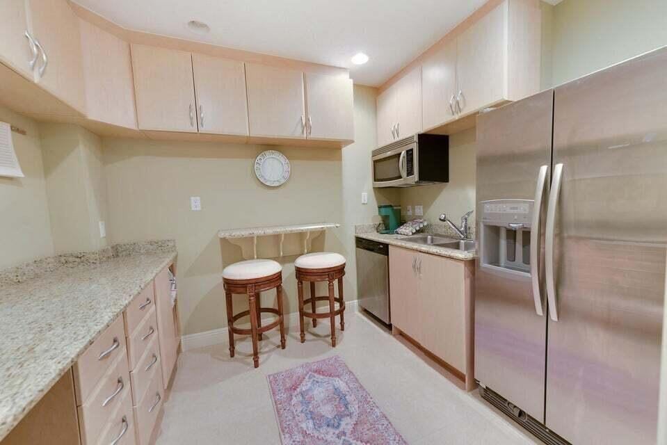 Two City Plaza Unit 117 photo 15