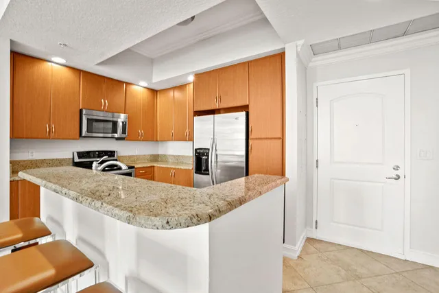 Two City Plaza Unit 1003 photo 2