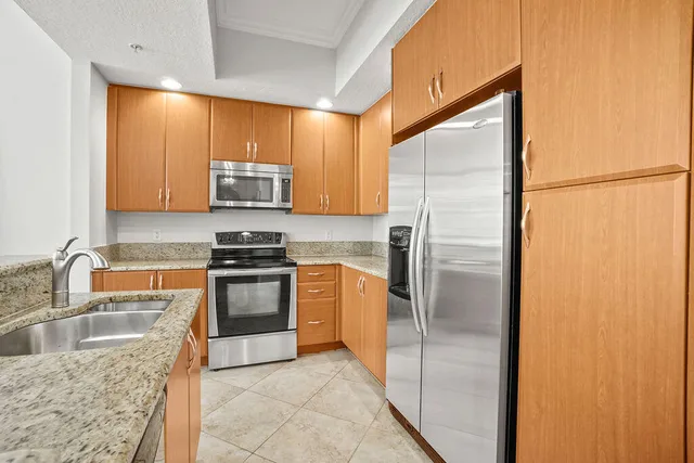 Two City Plaza Unit 1003 photo 3