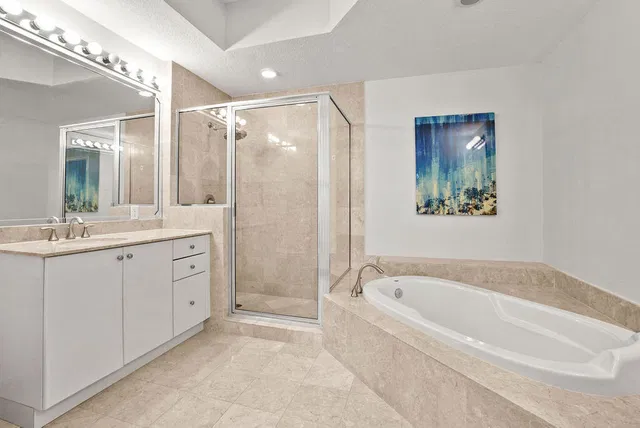 Two City Plaza Unit 1003 photo 15