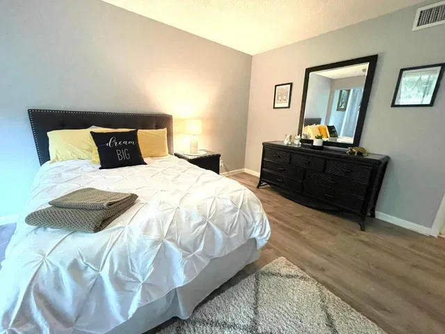 Unit 101 photo 19