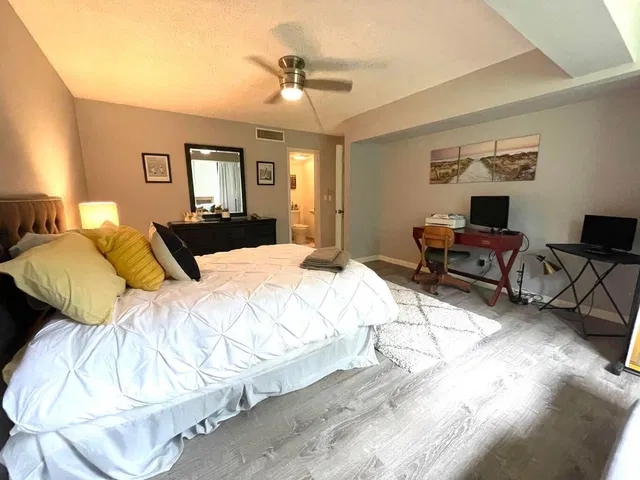 Unit 101 photo 20