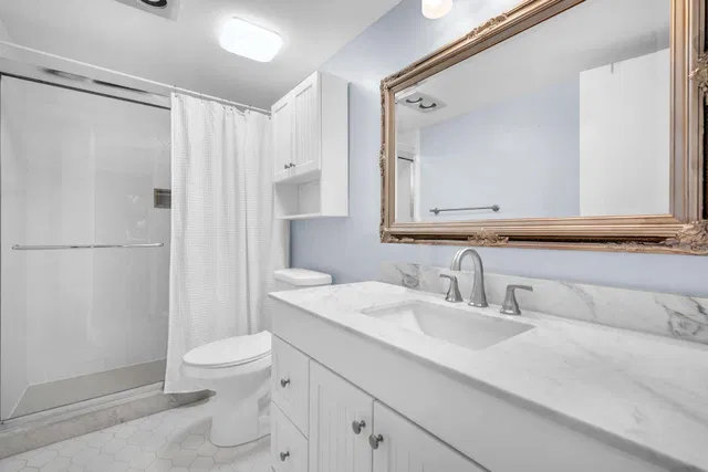 Unit E101 photo 38