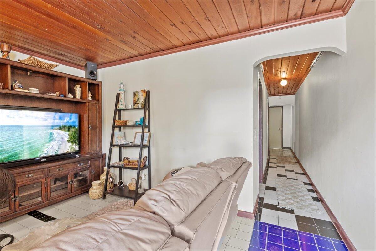 West Palm Beach Residence photo 13