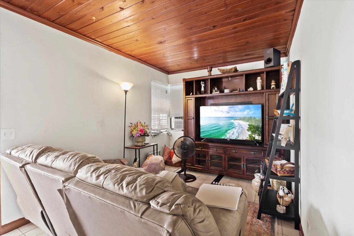 West Palm Beach Residence photo 14