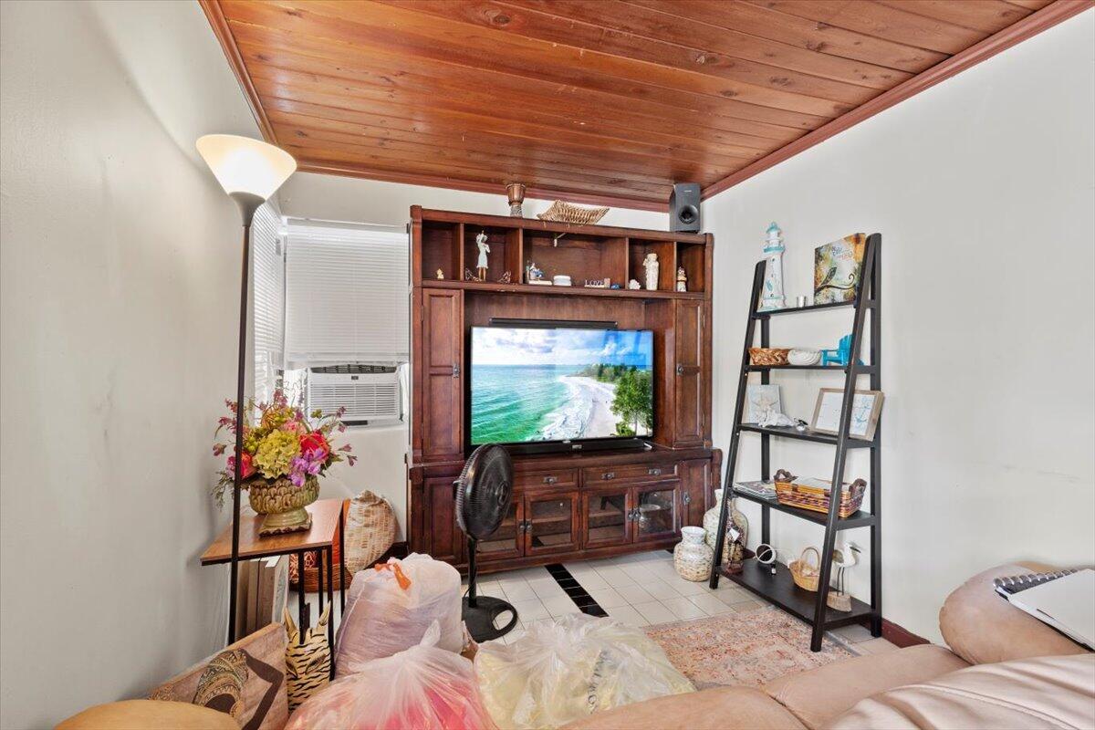 West Palm Beach Residence photo 15