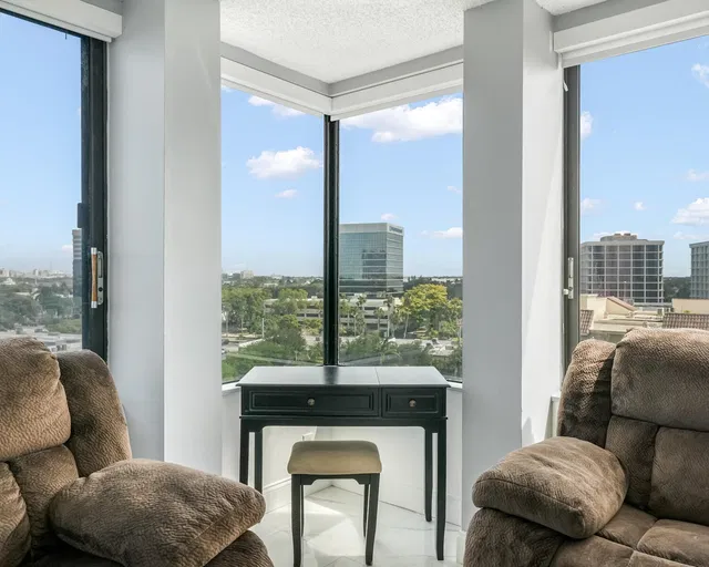 Presidential Towers Unit 806 photo 3