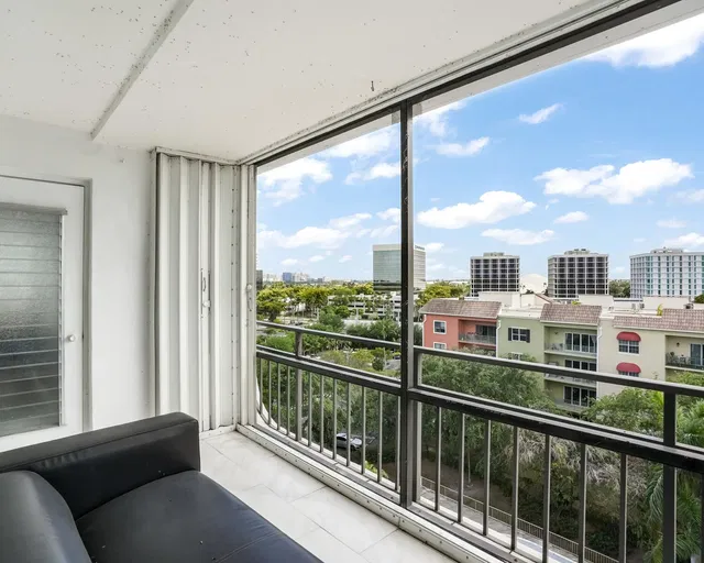 Presidential Towers Unit 806 photo 9