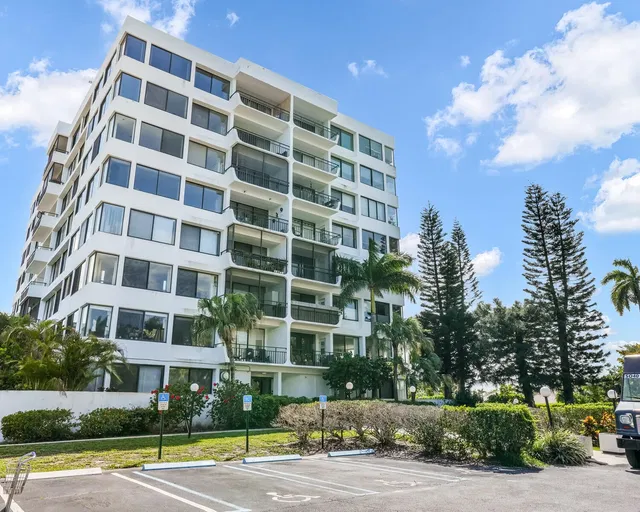 Presidential Towers Unit 806 photo 11