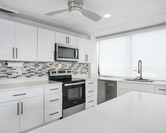 Presidential Towers Unit 806 photo 13