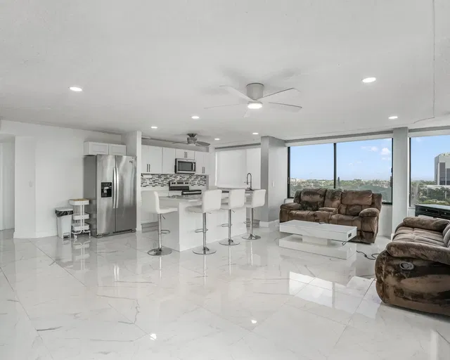 Presidential Towers Unit 806 photo 15