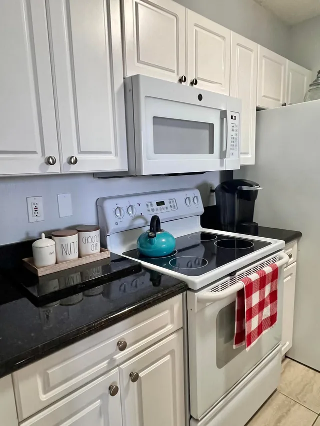 The Tower Condominium at Cityplace Unit 706 photo 17