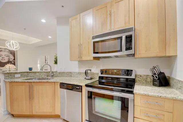 Two City Plaza Unit 1506 photo 8