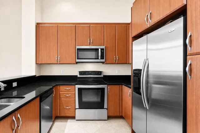 Two City Plaza Unit 320 photo 6